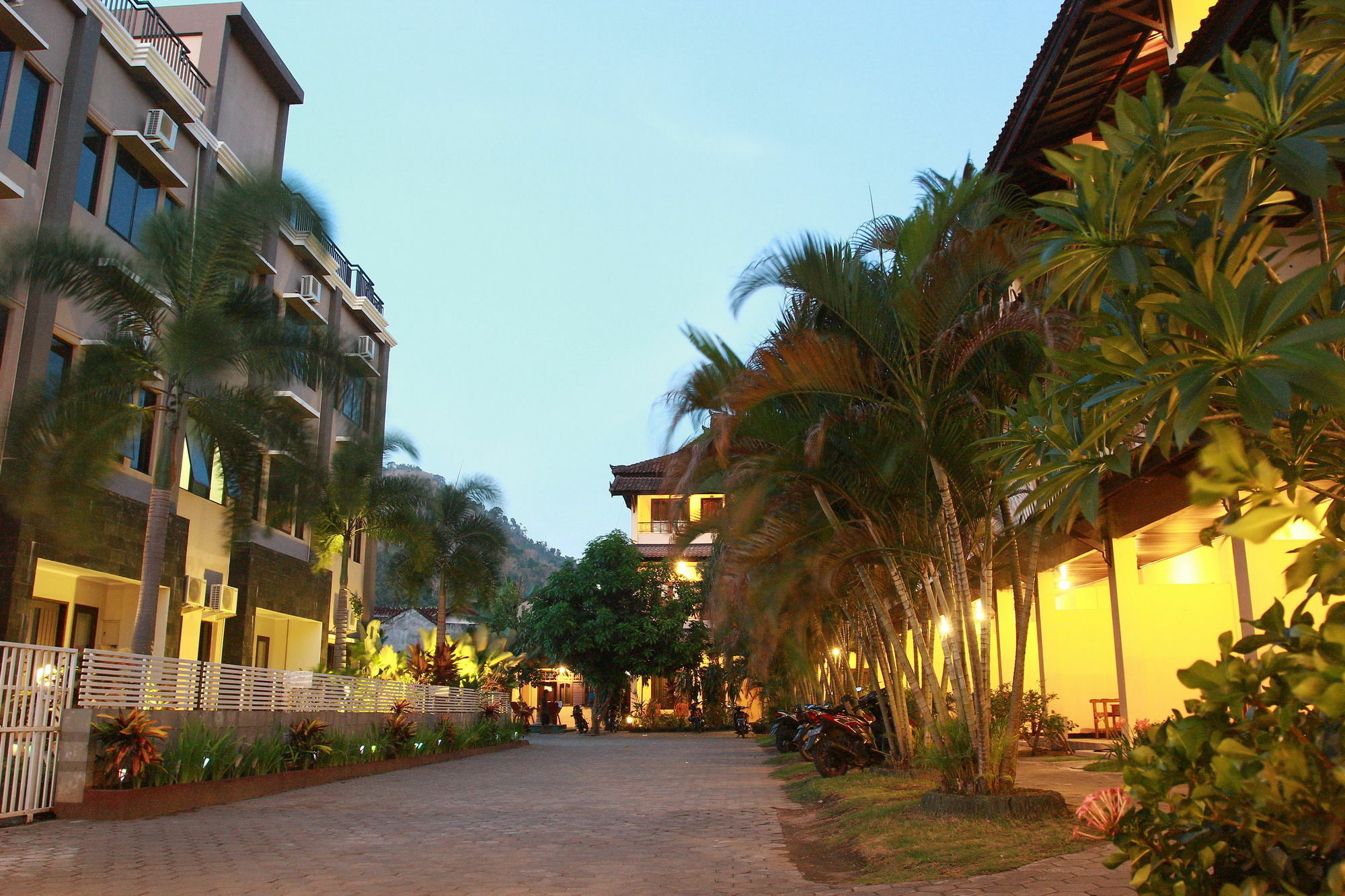 Puri Senggigi Hotel Mangsit Eksteriør billede